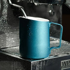 WPM 長尖嘴 拉花杯 HC7116BL (松石藍/500ML)