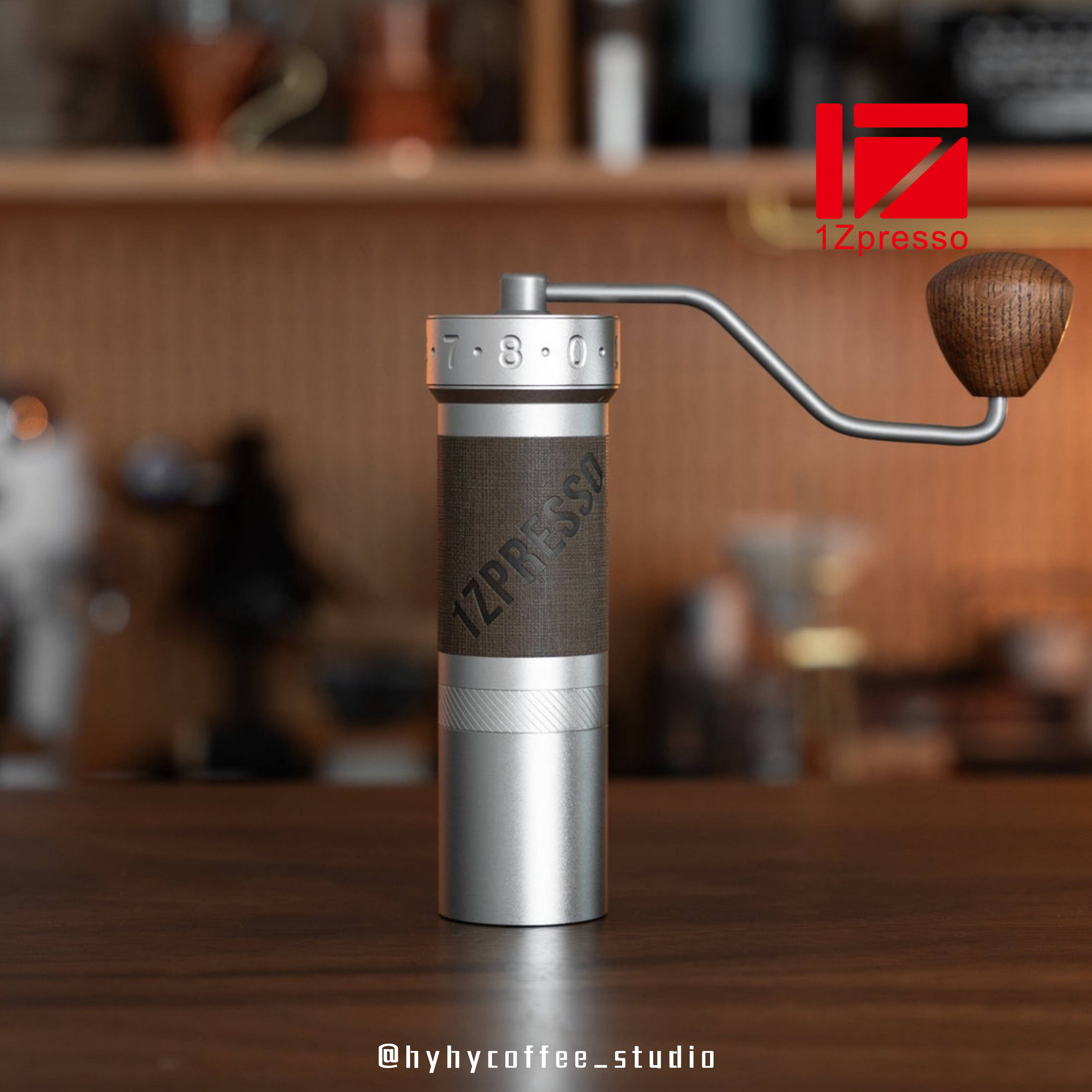 1ZPRESSO ZP6 特仕版 競賽手搖磨豆機 ( 銀色/黑色 )