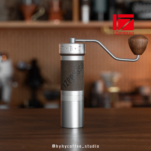 1ZPRESSO ZP6 特仕版 競賽手搖磨豆機 ( 銀色/黑色 )