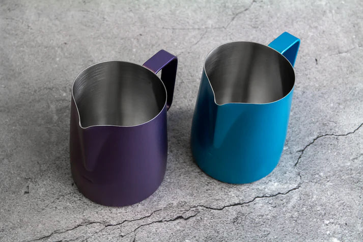 WPM 長尖嘴 拉花杯 HC7116BL (松石藍/500ML)